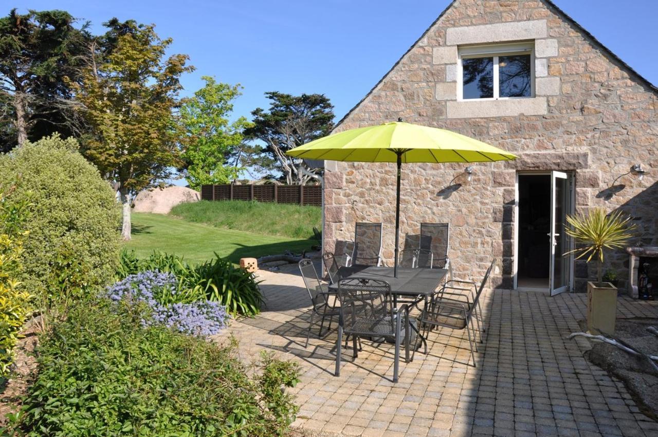 Villa Superbe 4 Etoiles Avec Tres Belles Prestations Et Jardin Sur La Mer A - Ref 7 *